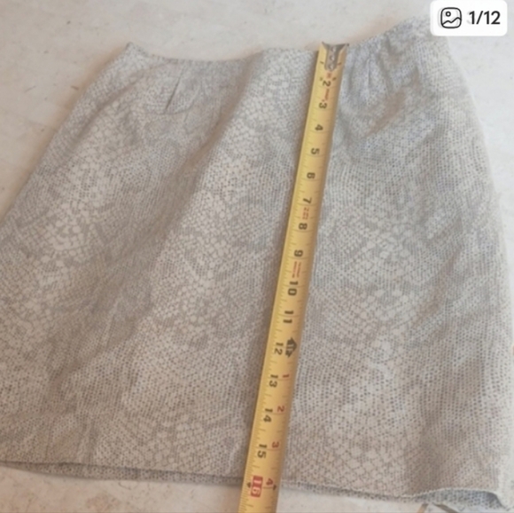 Vintage women's Leather skirt, U.S. size 2 Danier/Canada/-reptile Print - Picture 3 of 12